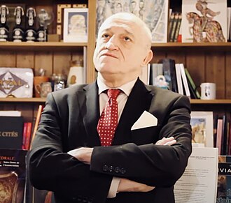 Portrait de Paul-Marie Coûteaux
