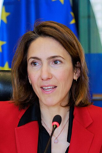 Portrait de Valérie Hayer